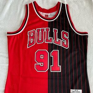 Mitchell & Ness Chicago Bulls Dennis Rodman Swingman Basketball Jersey